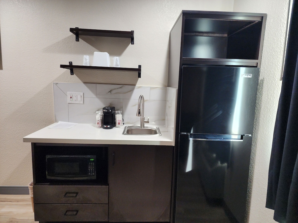Standard Room, 2 Double Beds, Non Smoking, Kitchenette - Photo 3