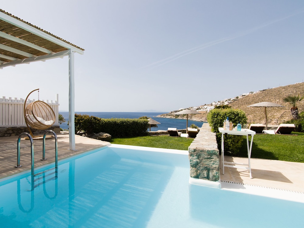 Endless Blu on the Waterfront with Private Pool - Photo 9