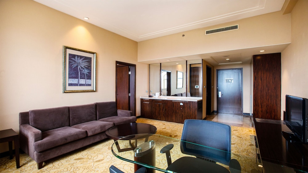 Suite, 1 Bedroom - Photo 6