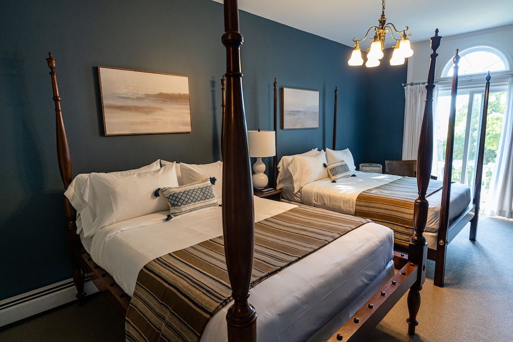Premium Room, 2 Queen Beds, Balcony, Garden View photo 1