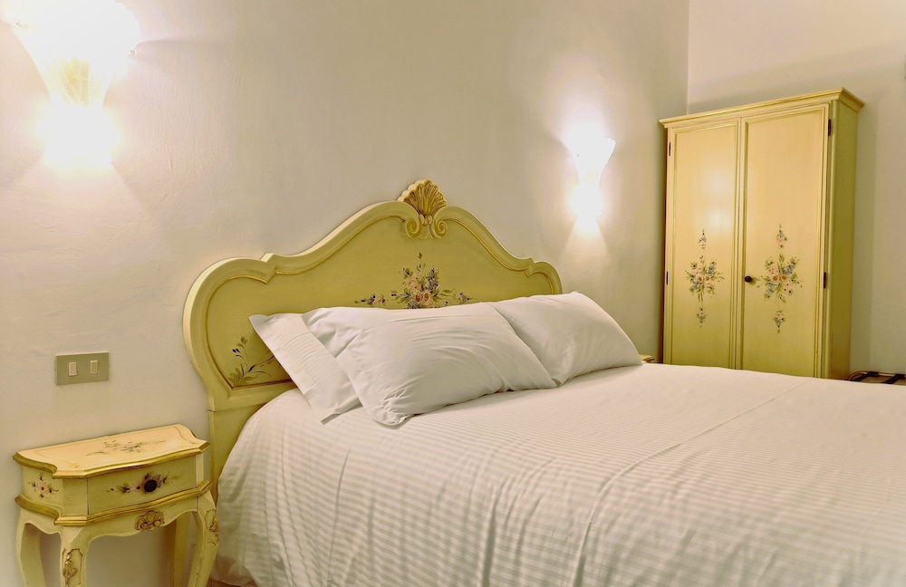 Double or Twin Room photo 1