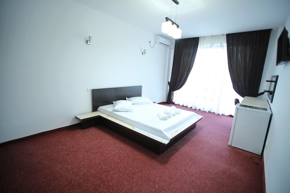 Double Room, 1 King Bed