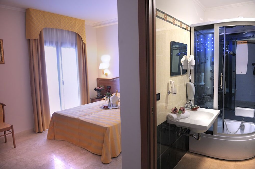Classic Double Room - Photo 3