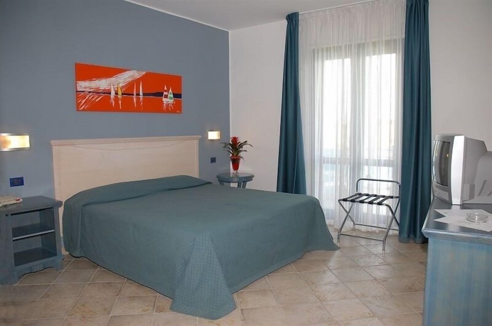 Double or Twin Room photo 2