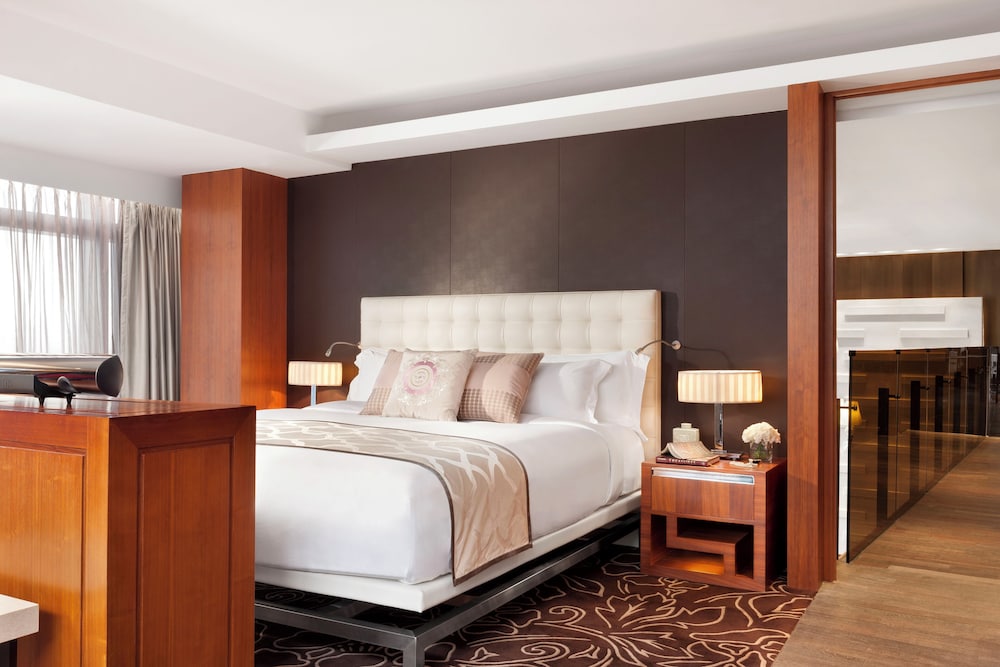 Presidential Suite, Club Lounge Access, City View, photo 6