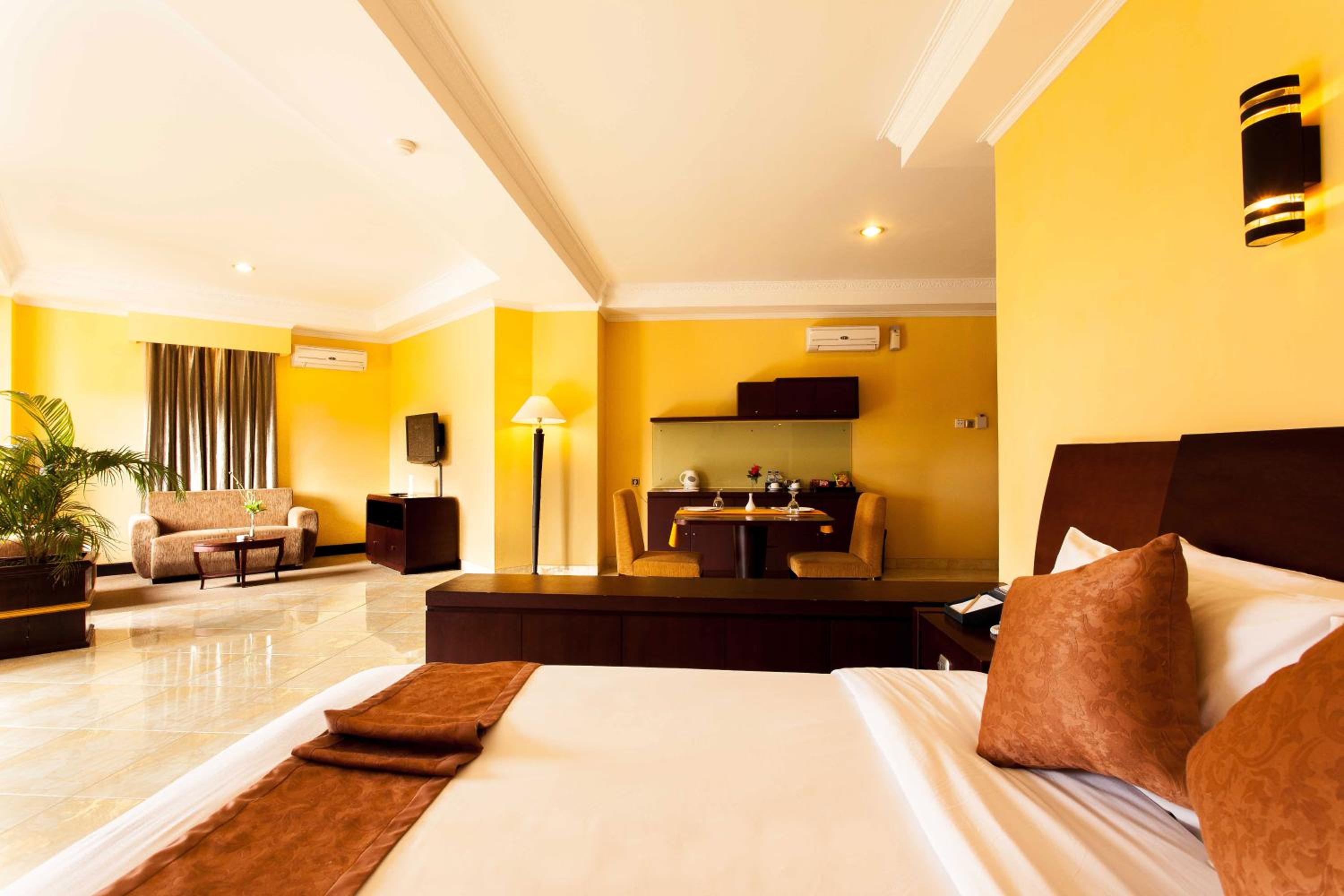 Penthouse Suite photo 2