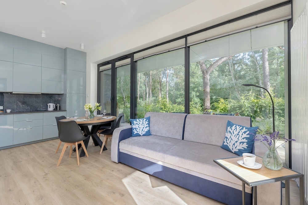 Apartment, 2 Bedrooms, Terrace, Beachside photo 1