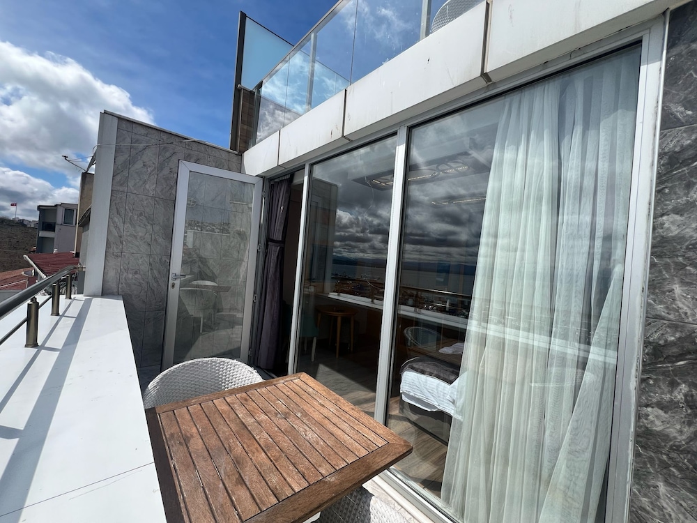 Standard Double Room, Balcony, Sea View photo 2