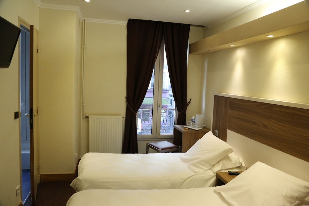 Twin Room courtesy photo 2