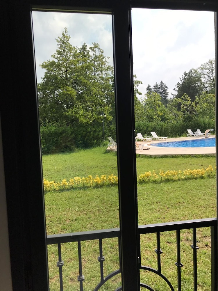 Villa photo 2