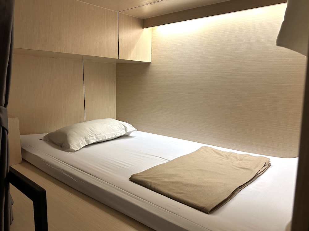 Shared Dormitory, Mixed Dorm (6 Beds) photo 1