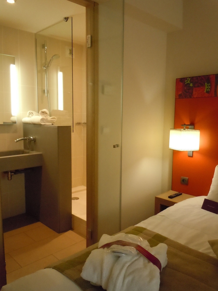 Standard Room, Multiple Beds - Photo 2