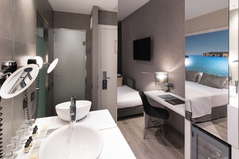 Triple Room (2 adults + 1 kid)