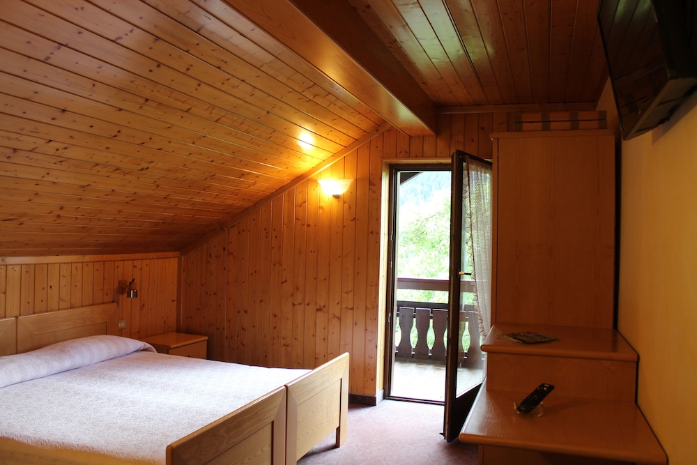 Double or Twin Room, Mountain View