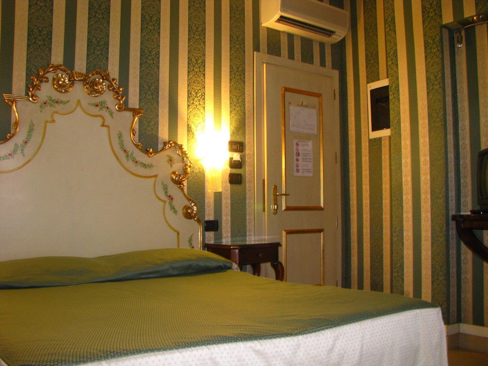 Superior Double or Twin Room photo 1