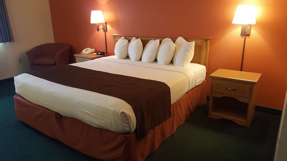 Room, 1 King Bed, Accessible, Non Smoking - Photo 4