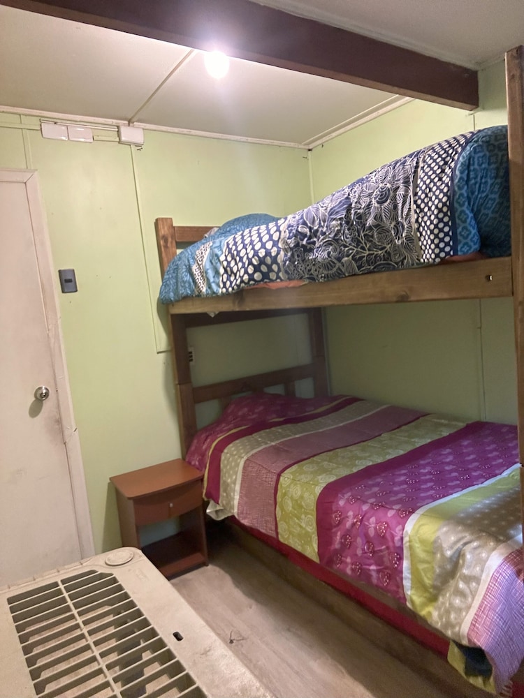 Basic Twin Room, Mixed Dorm photo 1