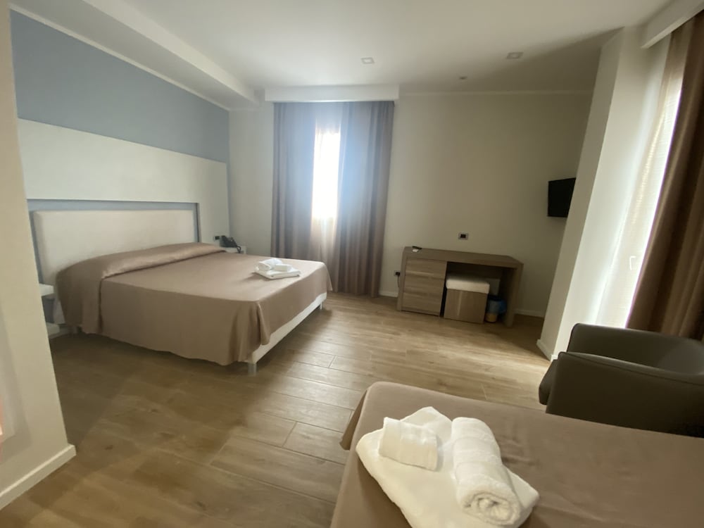 Deluxe Quadruple Room photo 2
