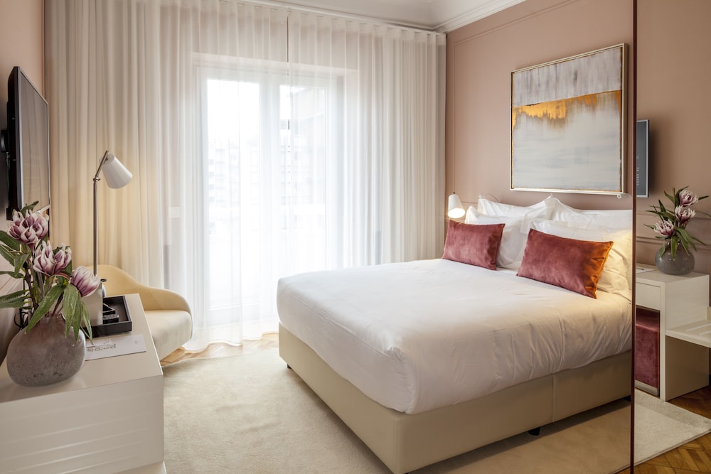 Deluxe Room, City View - Photo 4
