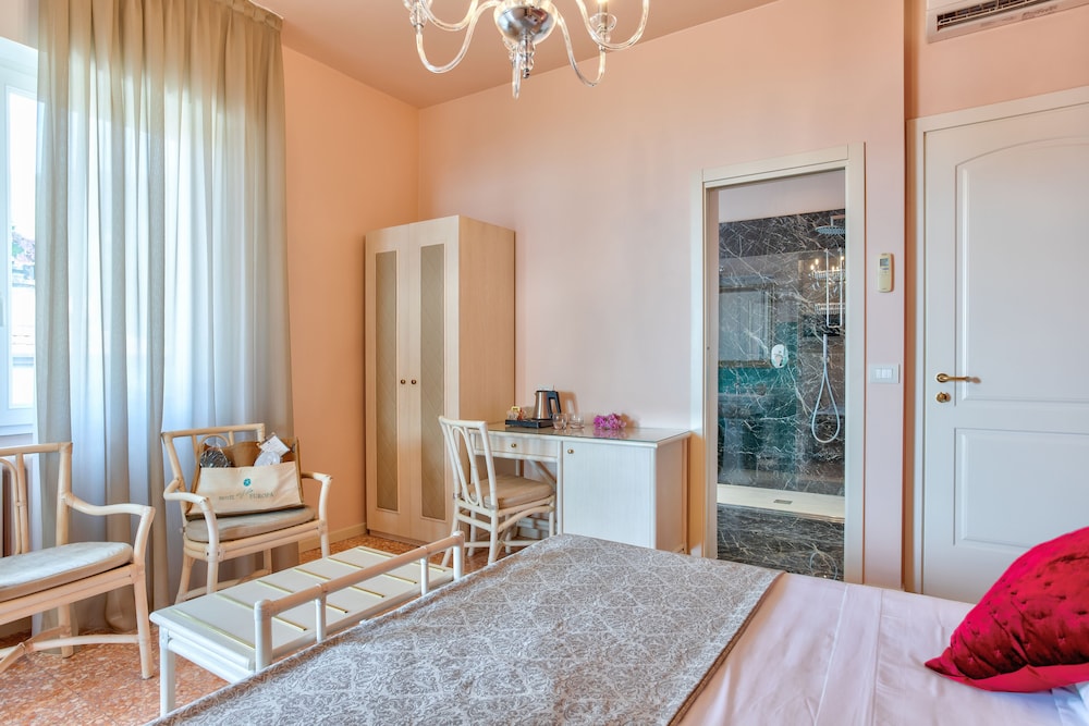 Superior Double Room, 1 Double Bed, Lake View photo 2