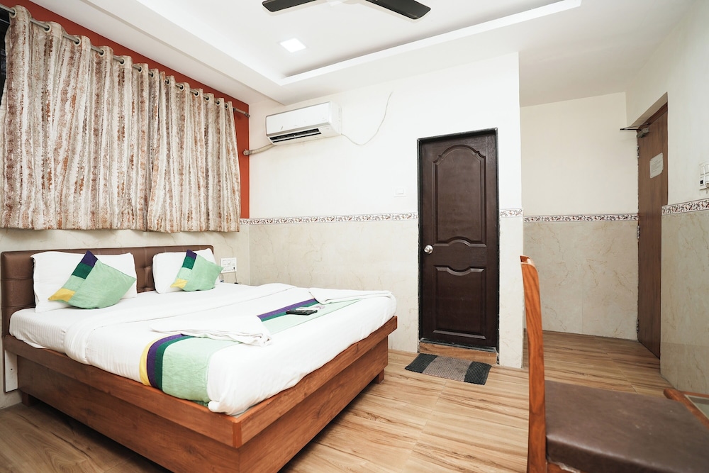 Deluxe AC Room