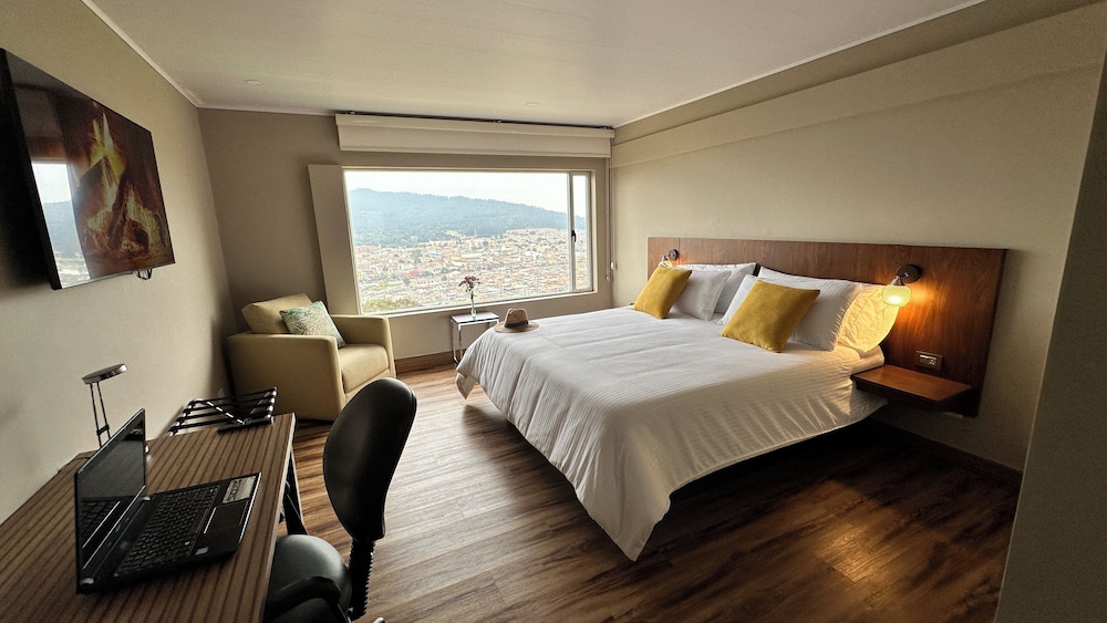 Deluxe Room, Balcony, City View photo 1