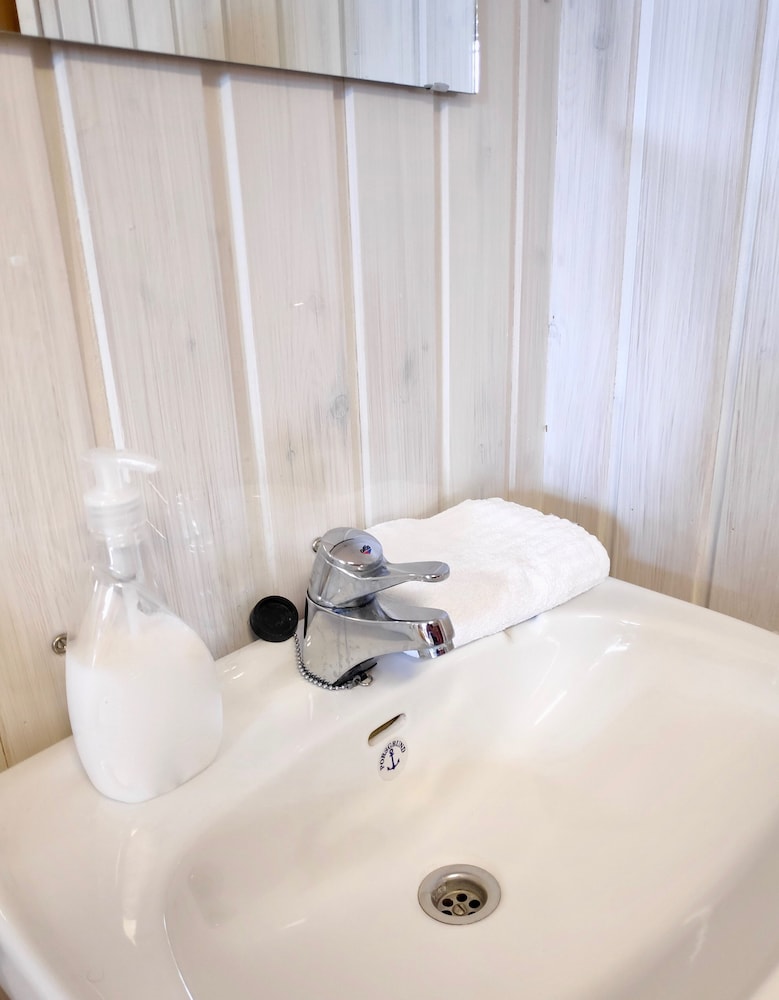 Classic Room, Multiple Beds, Shared Bathroom photo 2
