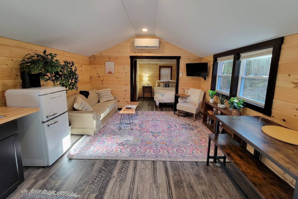 小屋 (Travelers Haven)