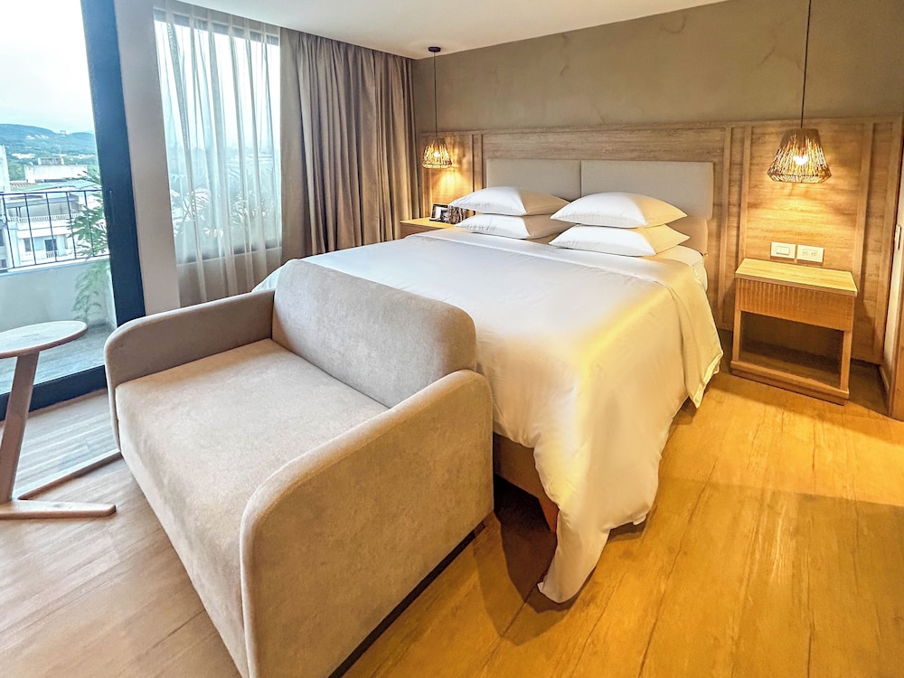 Premium Double Room, City View