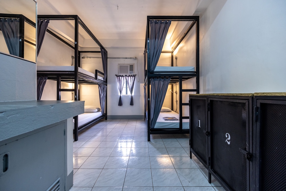 Standard 4-Bed Private Dorm photo 1