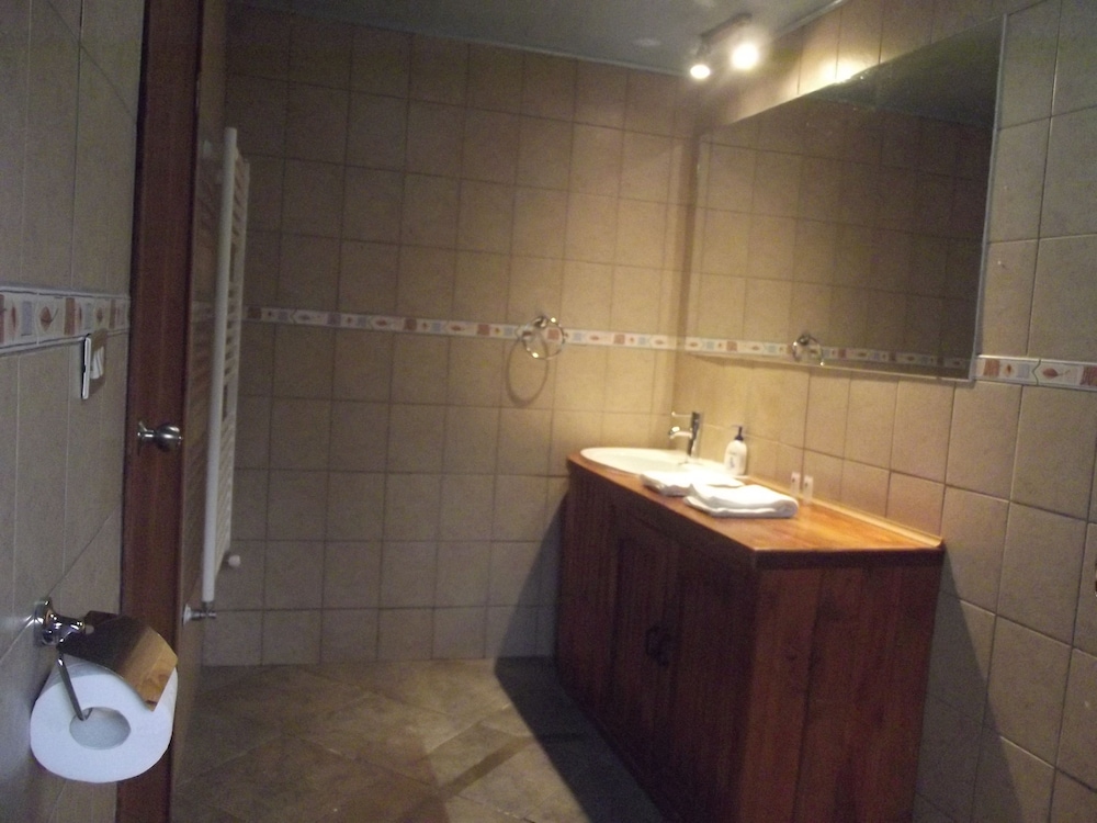 Family Quadruple Room, Private Bathroom photo 3