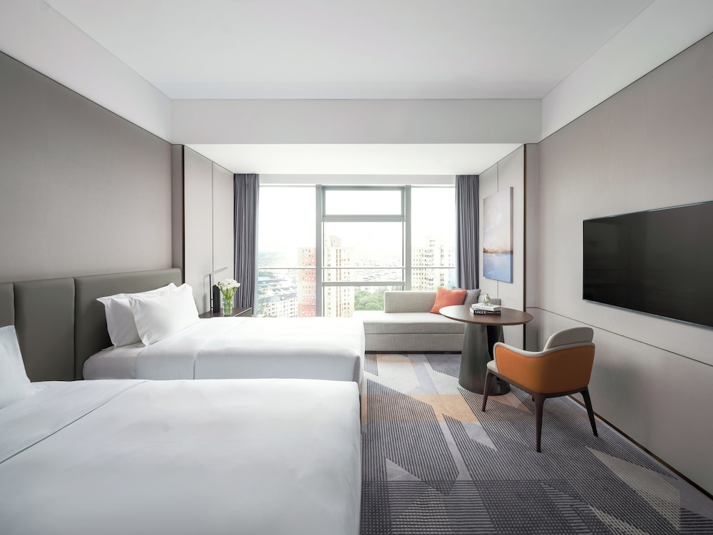 Executive Room, 2 Twin Beds, City View