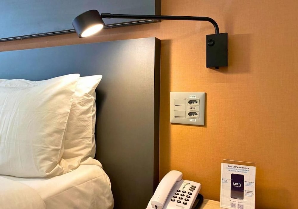 Luxury Room, 1 Queen Bed, Mobility Accessible - Photo 4