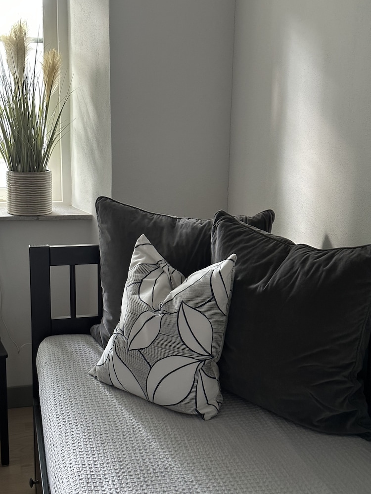 Apartment 8 photo 3