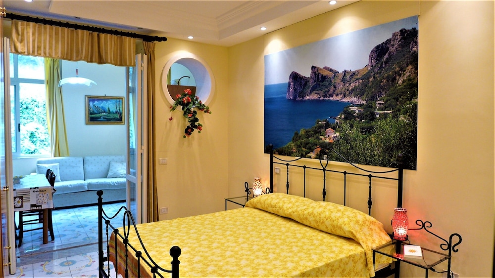 Family Room, 1 Queen Bed with Sofa bed