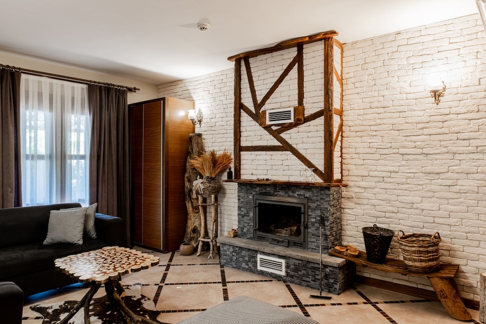 Luxury Suite - Photo 5