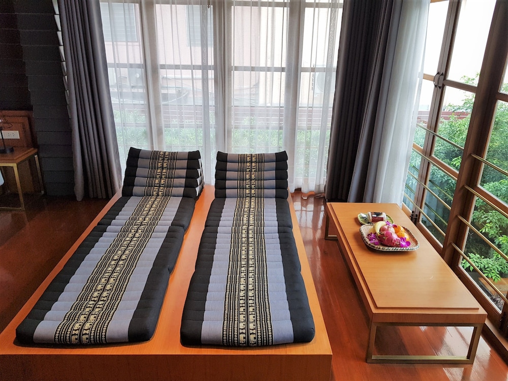 Junior Suite with Garden View photo 3