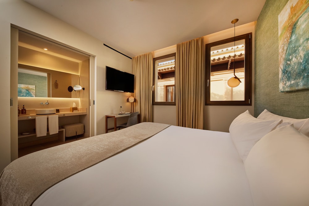 Standard Double Room, 1 Queen Bed