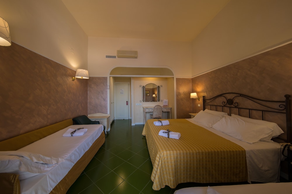 Triple Room - Photo 3