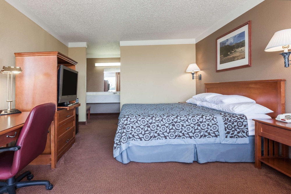 Room, 1 King Bed, Accessible, Non Smoking - Photo 1