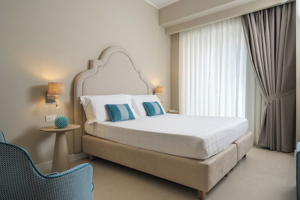 Deluxe Double Room - Photo 1