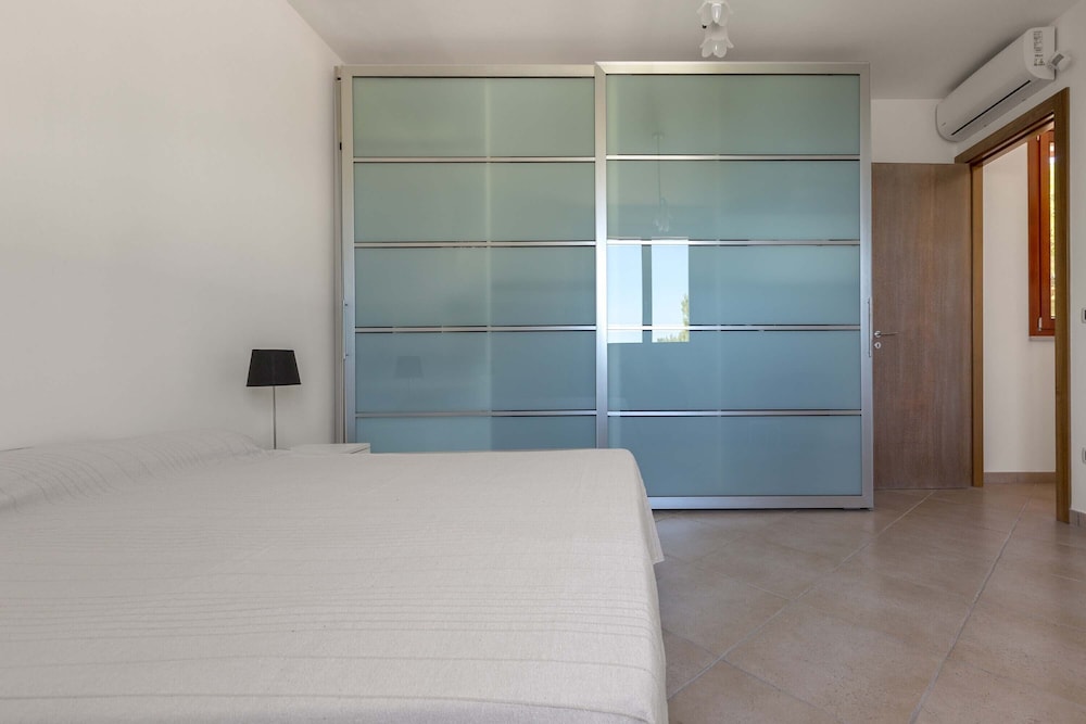 Villa photo 2