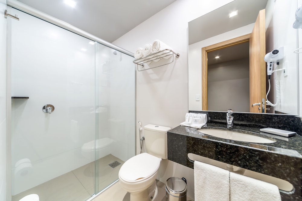 Luxury Triple Room, Multiple Beds - Photo 4