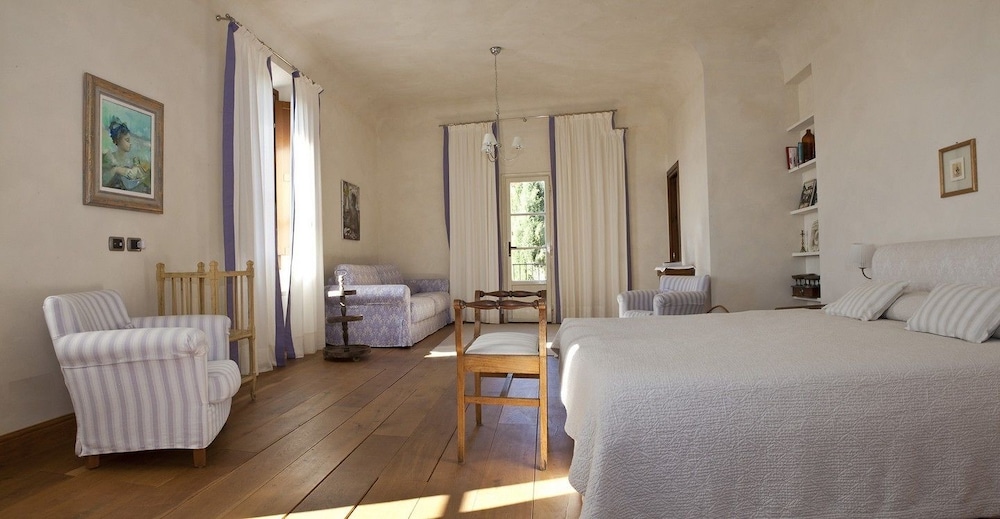Premium Studio Suite photo 2
