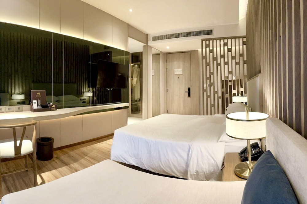 Deluxe Seaview Studio