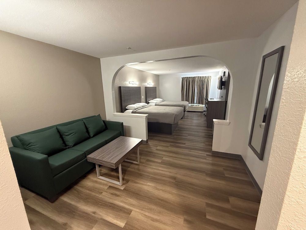 Suite, 2 Queen Beds, Non Smoking - Photo 3
