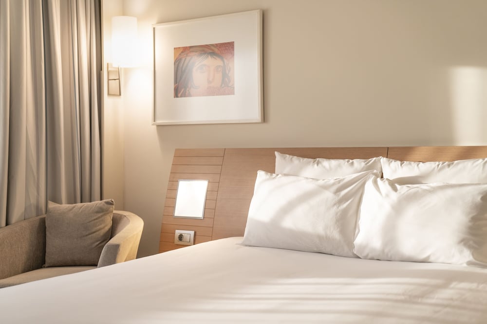 Superior Room, 1 Queen Bed with Sofa bed - Photo 2