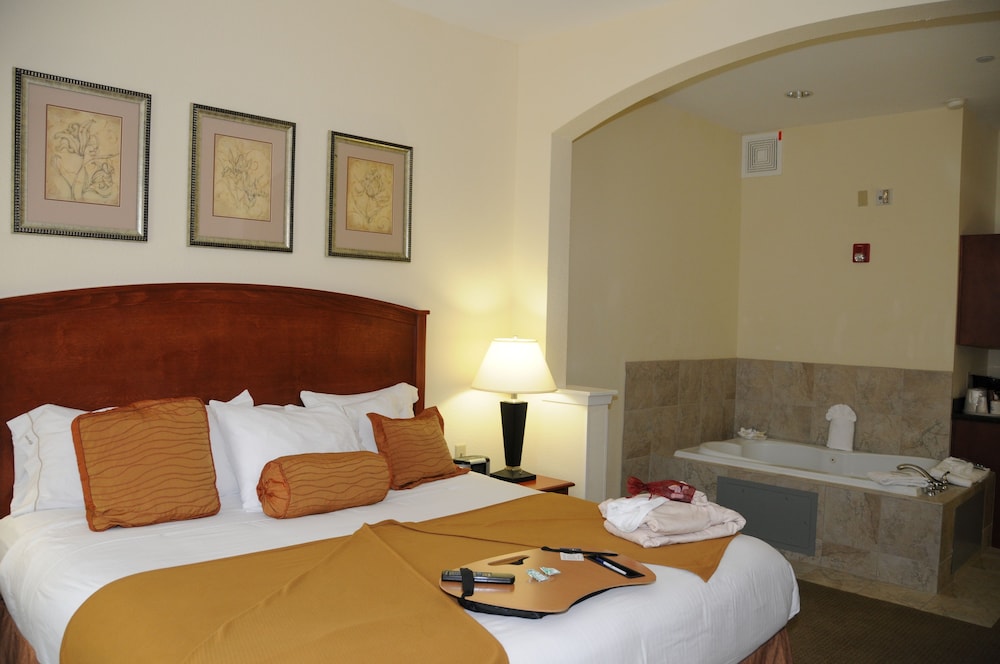 Standard Room, 1 King Bed, Jetted Tub - Photo 1