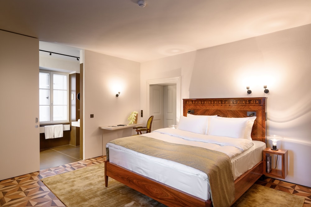 Deluxe Double Room, City View photo 2