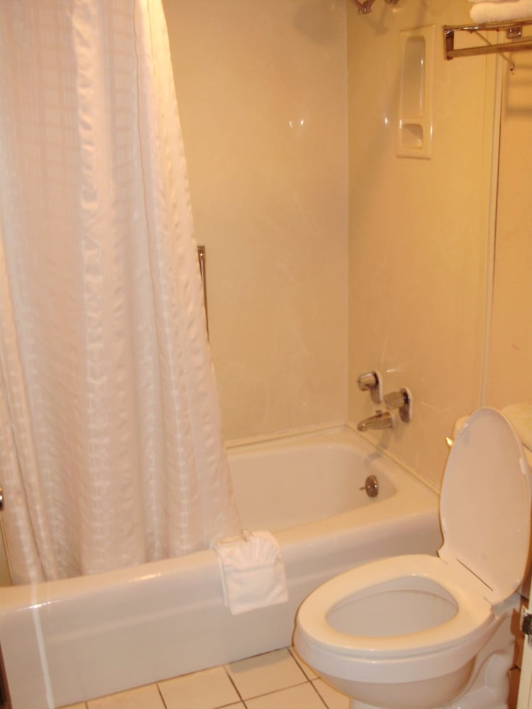 Deluxe Room, 2 Queen Beds photo 3